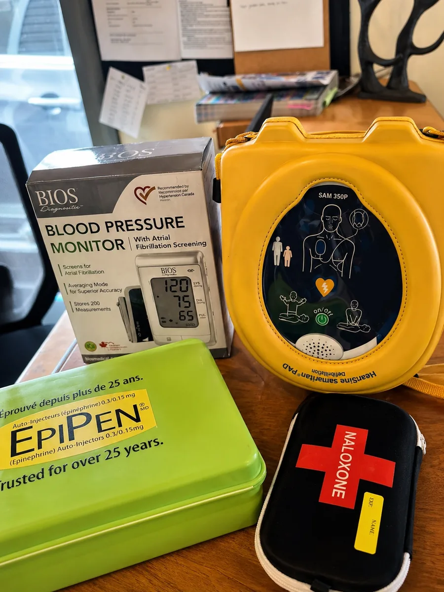 Défibrillateur, tensiomètre et matériel de premiers soins au Camping de l’Estrie